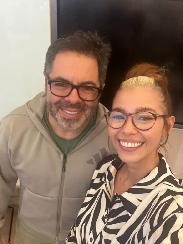 Eileen con su pareja